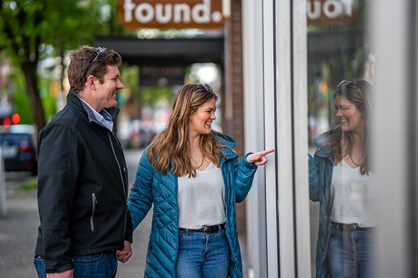 couple window shopping